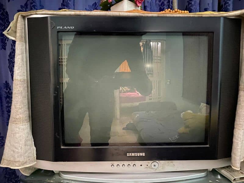 original Samsung 21 inch tv with tv trolley 1