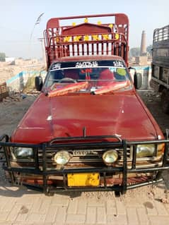 Toyota Hilux 1985.                               Toyota pickup