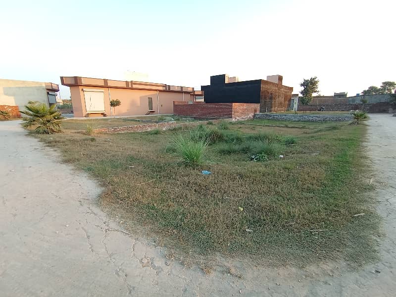 7 Marla Residential Plot Available For Sale In Shadiwal Near Main Road, City Gujrat 0