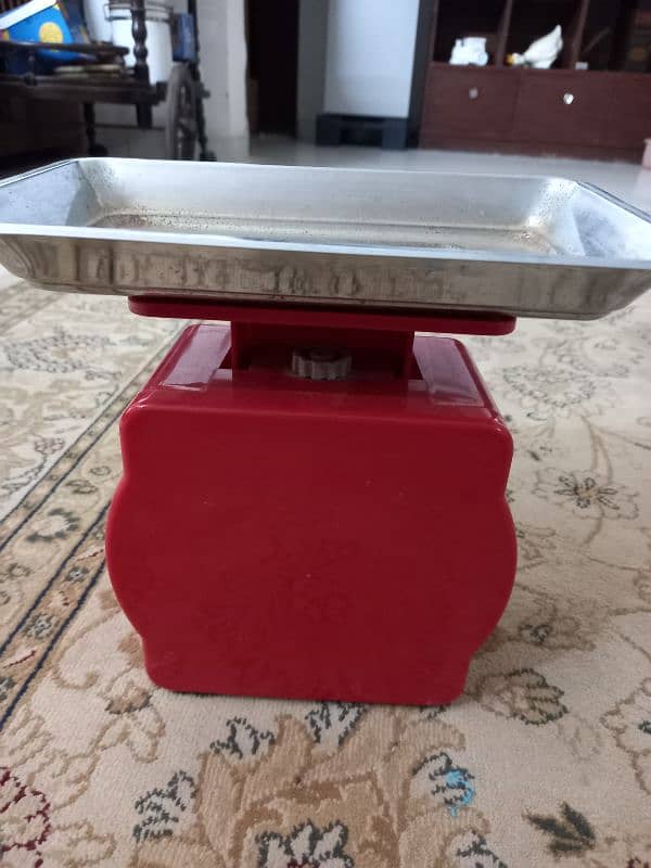 Vintage Kitchen Weighing Scale 1