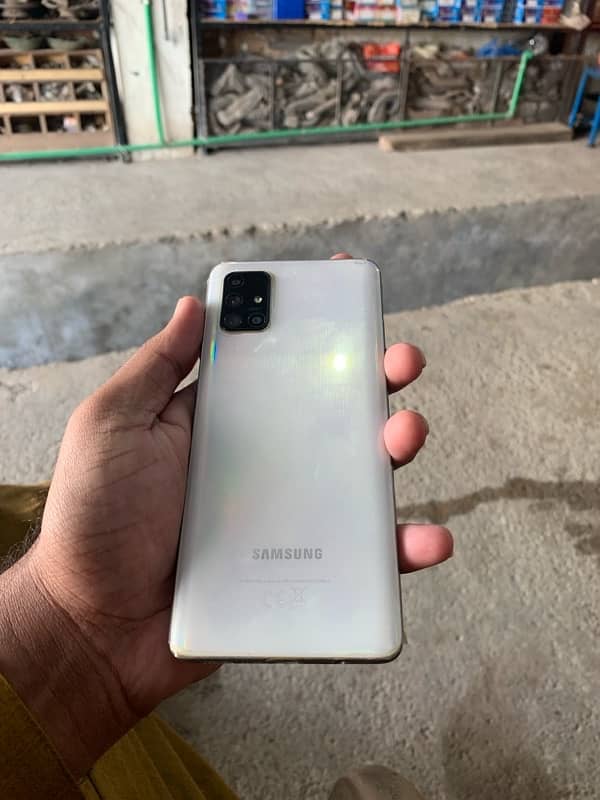 Galaxy A71 1