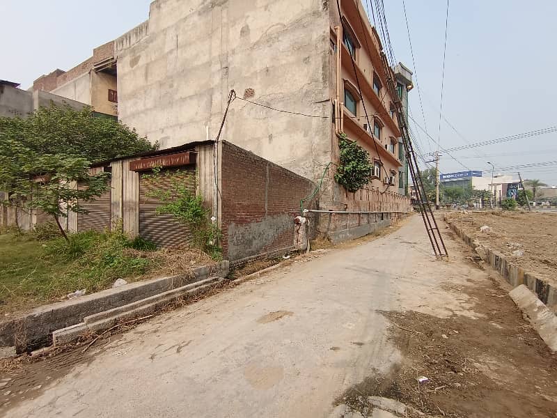 4 Kanal Commercial Plot Available for sale in Main Grand Trank Road Right Side of Anmol Marriage Hall, City Gujrat 19