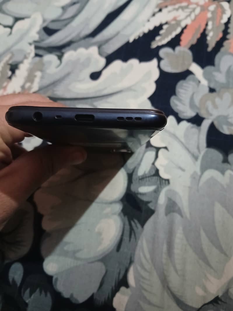 OPPO A52 in 10/9 condition 2