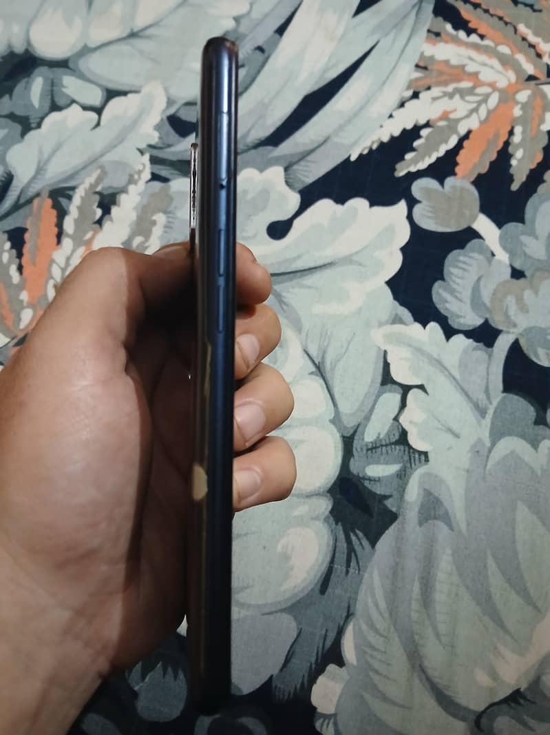 OPPO A52 in 10/9 condition 11