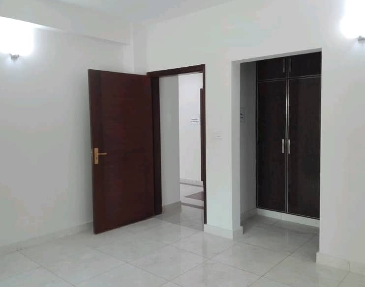 10 Marla Flat In Askari 10 Is Available For rent 5