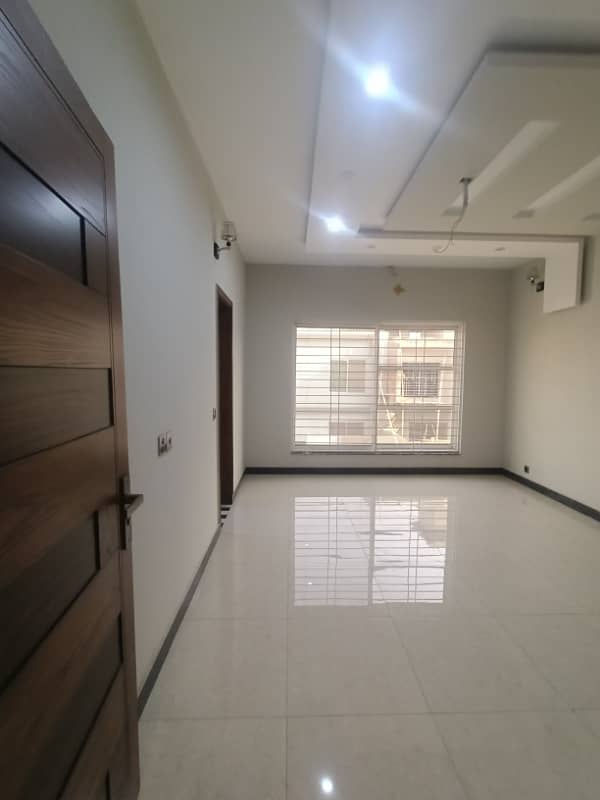 10 Marla upper portion For Rent in Jubilee Town 4