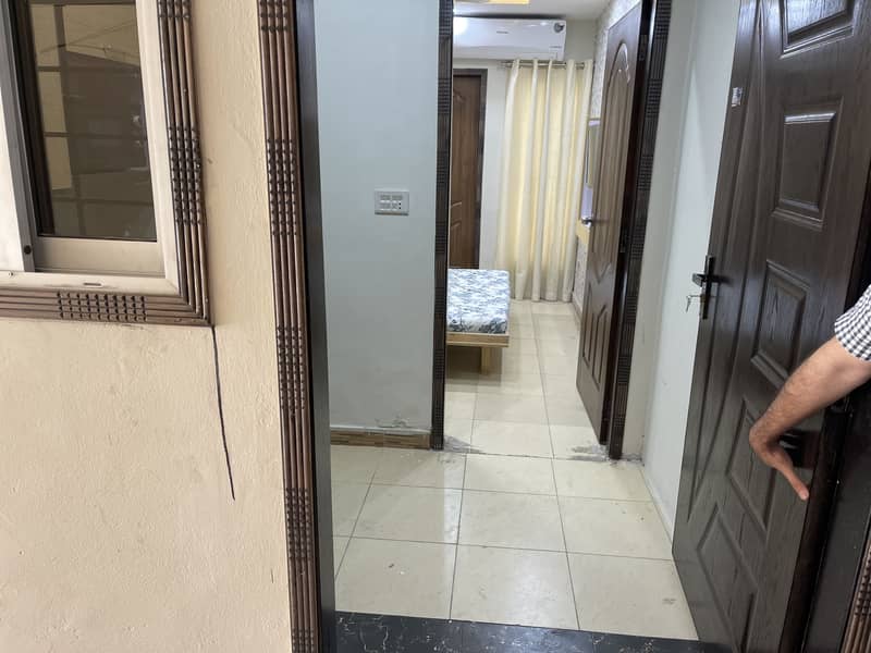 Fully Furnished Luxury Apartment Opposite Emporium Mall Near With Canal Road 7