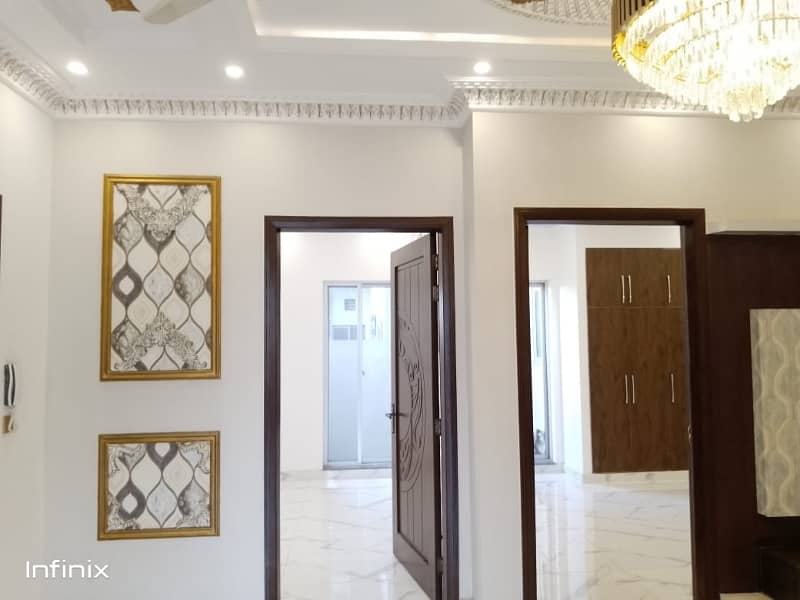 10 Marla Upper Portion In Formanites Housing Scheme Is Available For rent 3