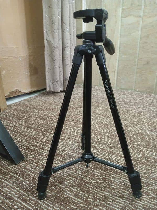 Neepho tripod 1