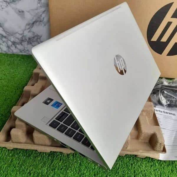 HP Core i7 7th Generation (Ram 8GB + SSD 256GB) Ultra Slim Laptop 1