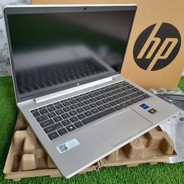 HP Core i7 7th Generation (Ram 8GB + SSD 256GB) Ultra Slim Laptop 2