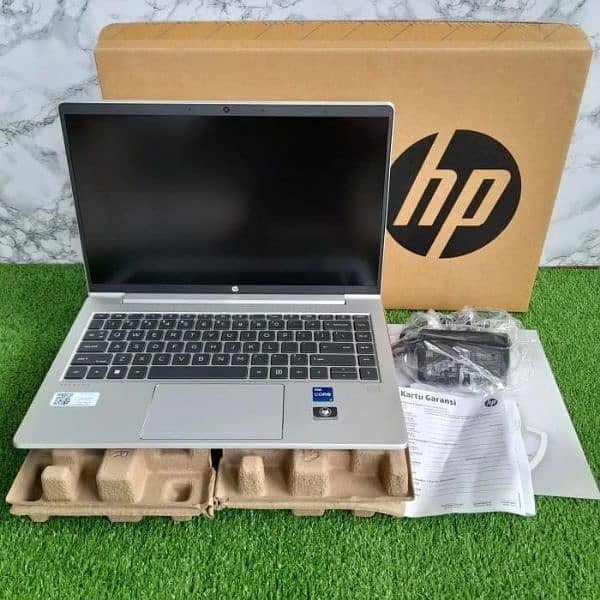 HP Core i7 7th Generation (Ram 8GB + SSD 256GB) Ultra Slim Laptop 4