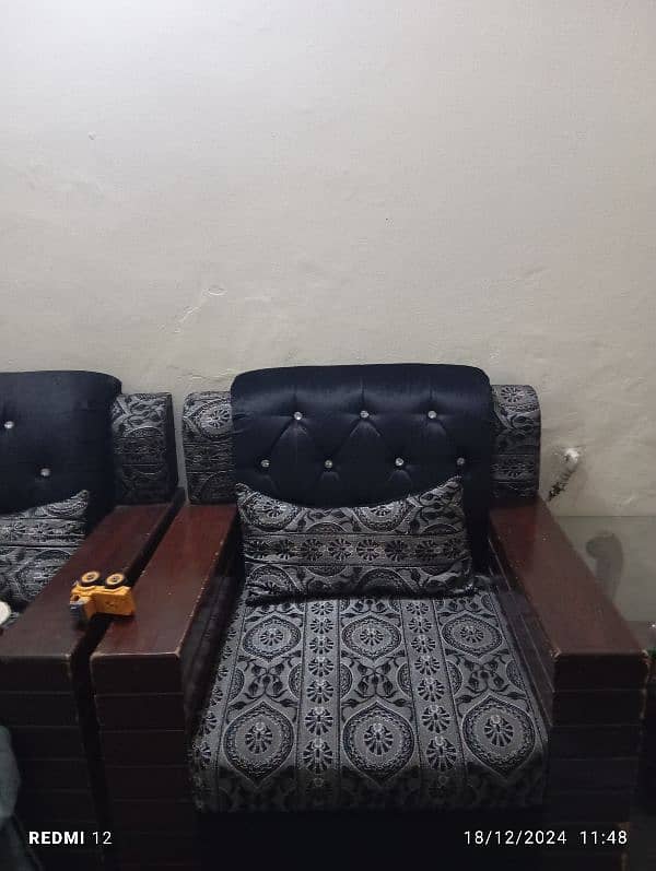 5 seater sofa set, and 3 table set 0