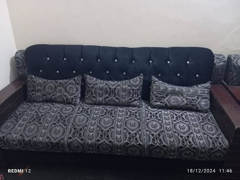 5 seater sofa set, and 3 table set 1