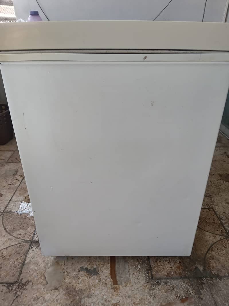 Waves double door freezer and fridge, Deluxe Model 2