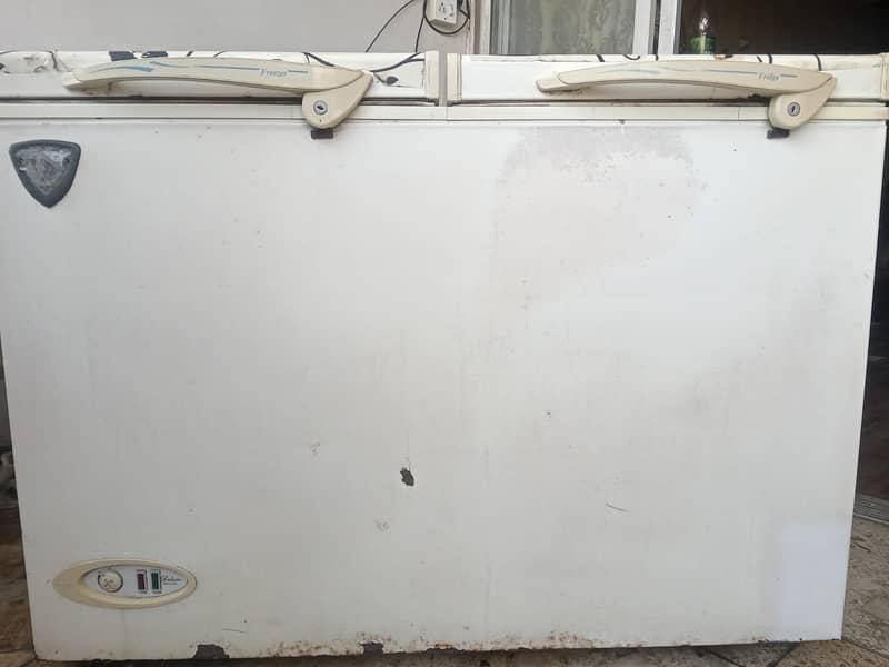 Waves double door freezer and fridge, Deluxe Model 7