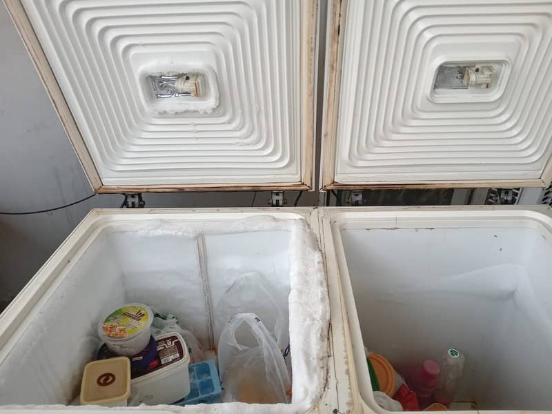 Waves double door freezer and fridge, Deluxe Model 9