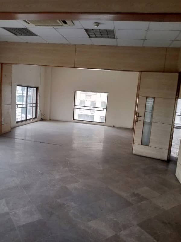 Prime Location Commercial 5000 Sq. Ft Office In Main Boulevard Gulberg 0