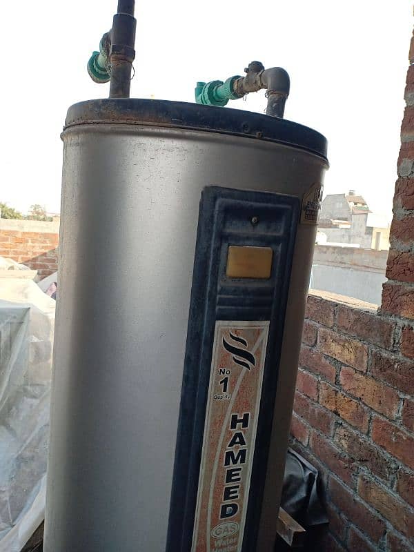 Gas Gyser 35 Liter New Condition Working 1