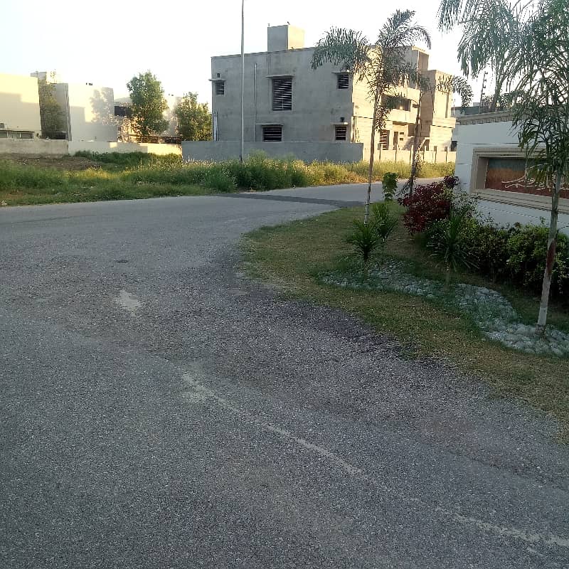 1 KANAL PLOT DHA PHASE 5 BLOCK E TOP LOCATION 3