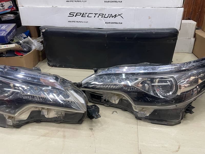 Fortuner original Head lights available 1