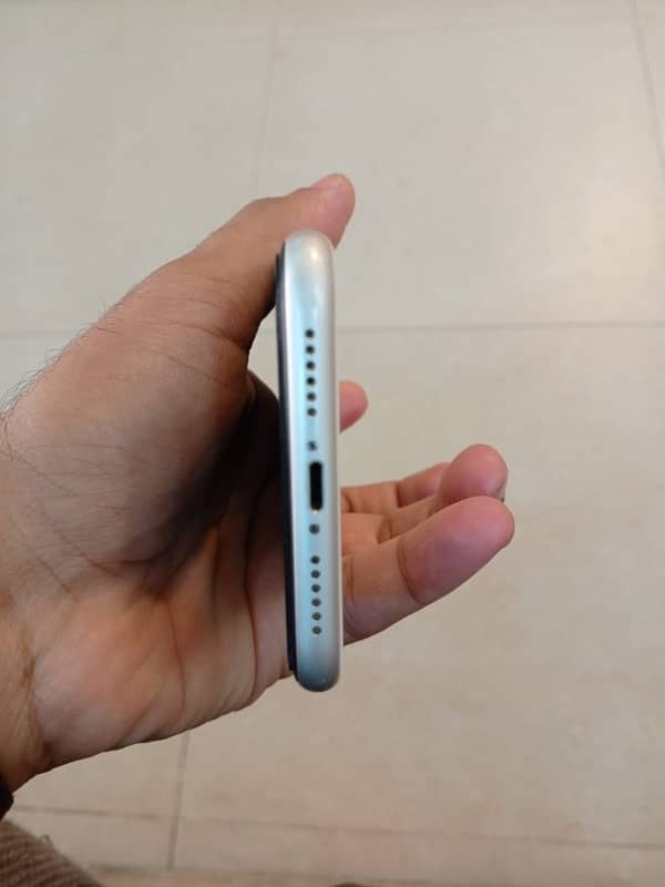 iphone 11 64gb PTA approved 2