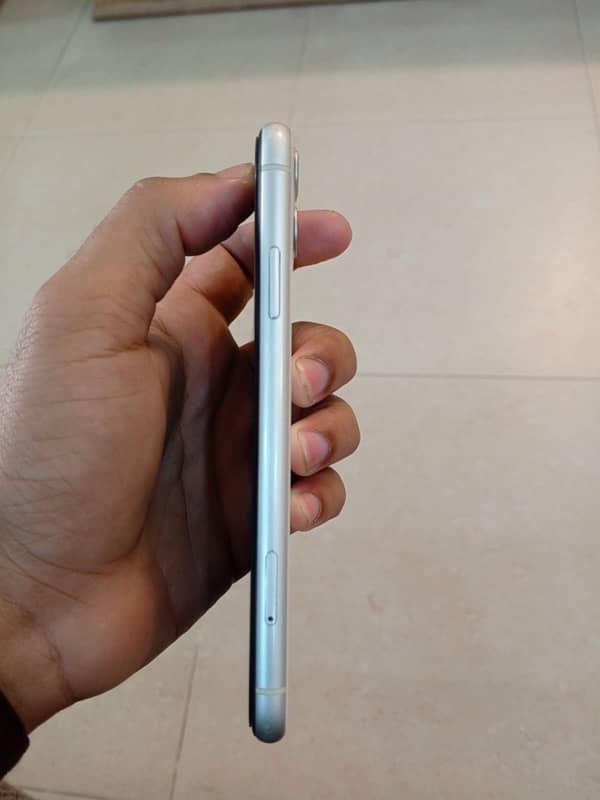 iphone 11 64gb PTA approved 4