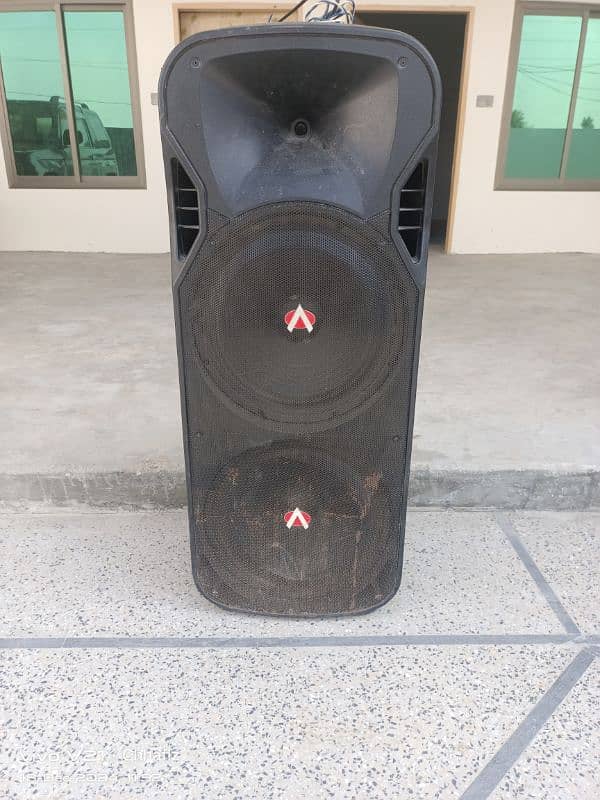 Audionic Mh 150 speaker for sale condition 10/7 mic wireless 2 4