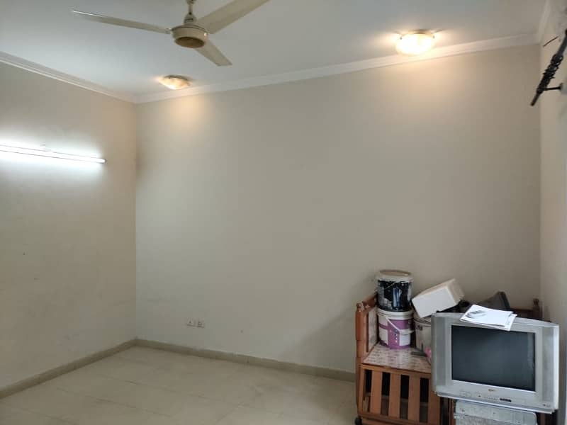 House For sale In Rs. 18000000 6