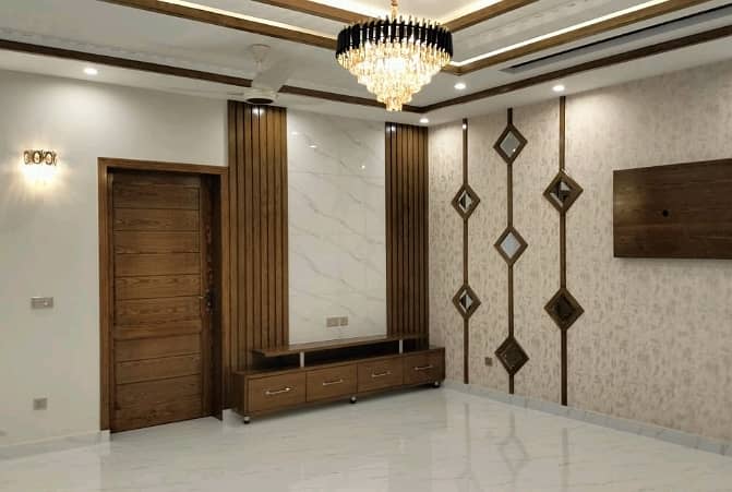 House Sized 1 Kanal Available In Bahria Town - Sector E 2