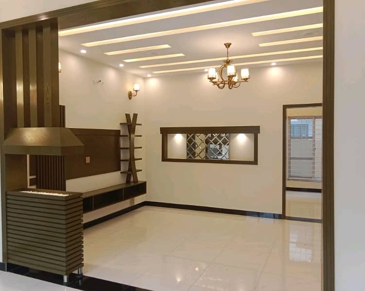 1 Kanal House Available In Bahria Town - Sector E For sale 0