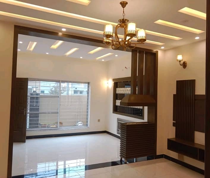 1 Kanal House Available In Bahria Town - Sector E For sale 2