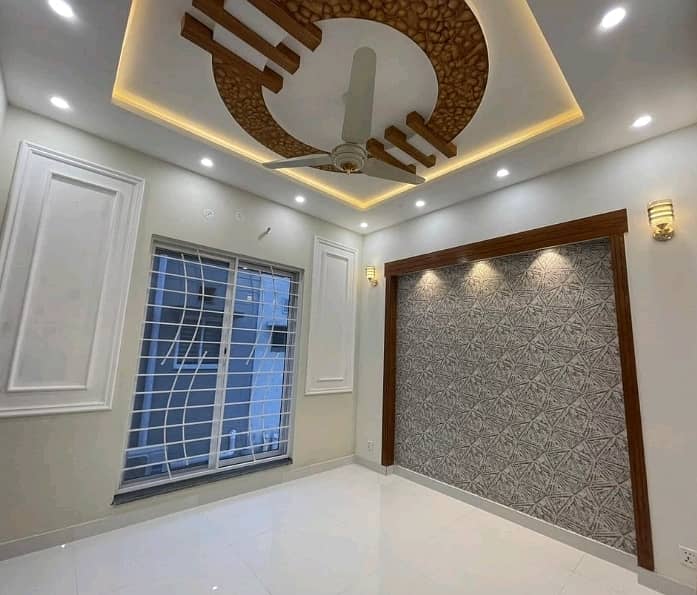 1 Kanal House Is Available For sale In Bahria Town - Sector E 1