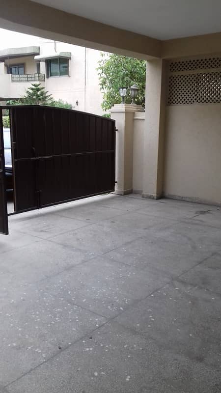 Carned two park Well Maintained house Haider design Available for sale 6