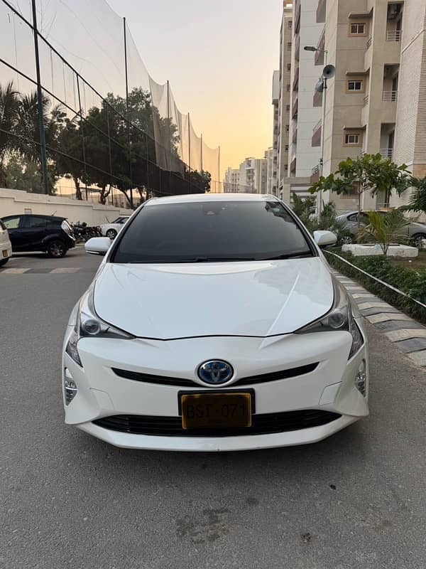 Toyota Prius 2015 ( New shape )/ Registered 2021 4