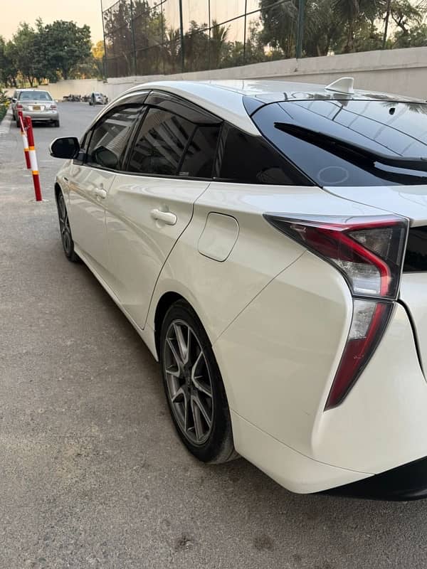 Toyota Prius 2015 ( New shape )/ Registered 2021 6