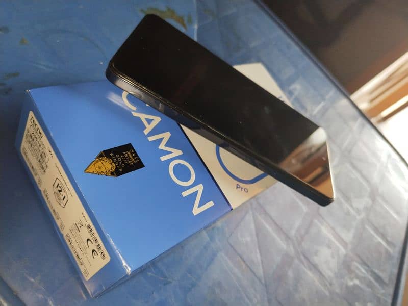 techno cammon 20 pro. . . complete box. 03185923789 0