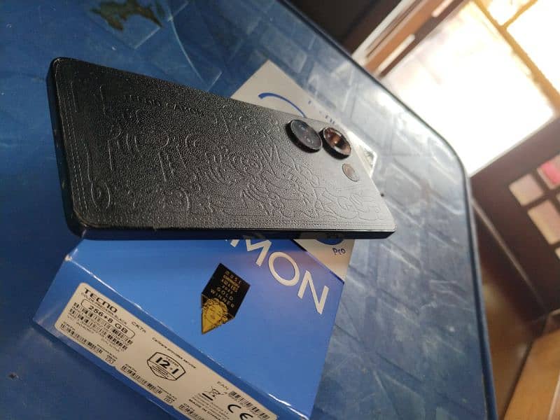 techno cammon 20 pro. . . complete box. 03185923789 1