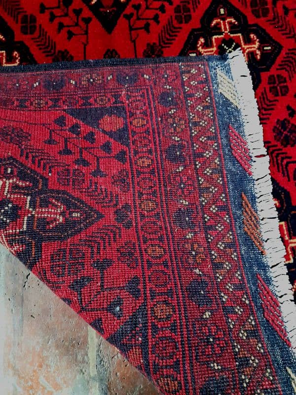 red rug for table or beautiful decorations 3