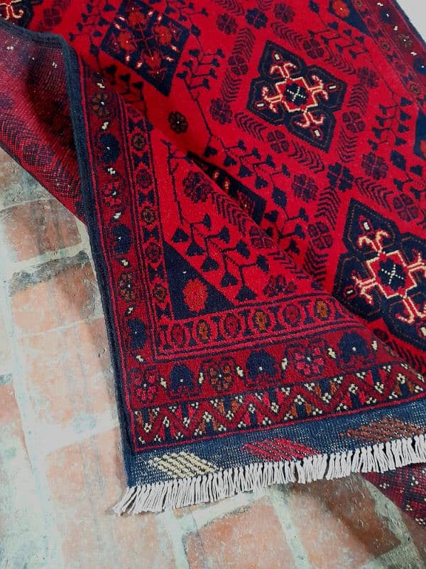 red rug for table or beautiful decorations 4