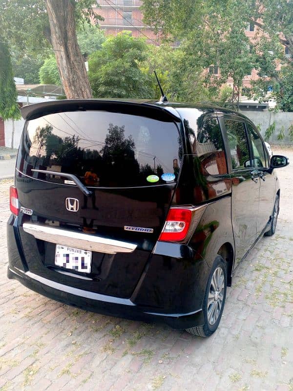 Honda Freed Hybrid 12-18 1