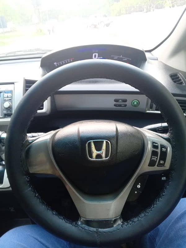 Honda Freed Hybrid 12-18 9