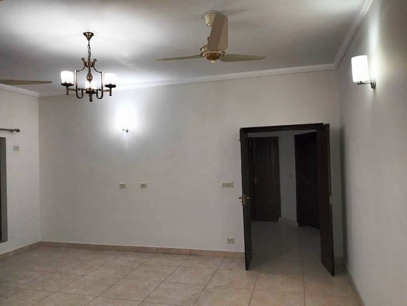 17 Marla 5 Bedroom Sector F House Available For Sale 10