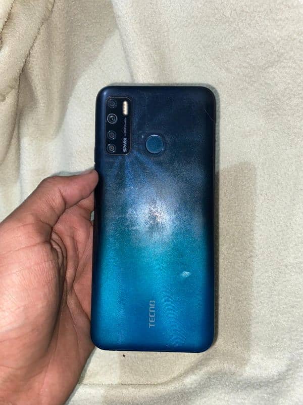 Tecno spark 5pro 4/64gb with box and original charger 0