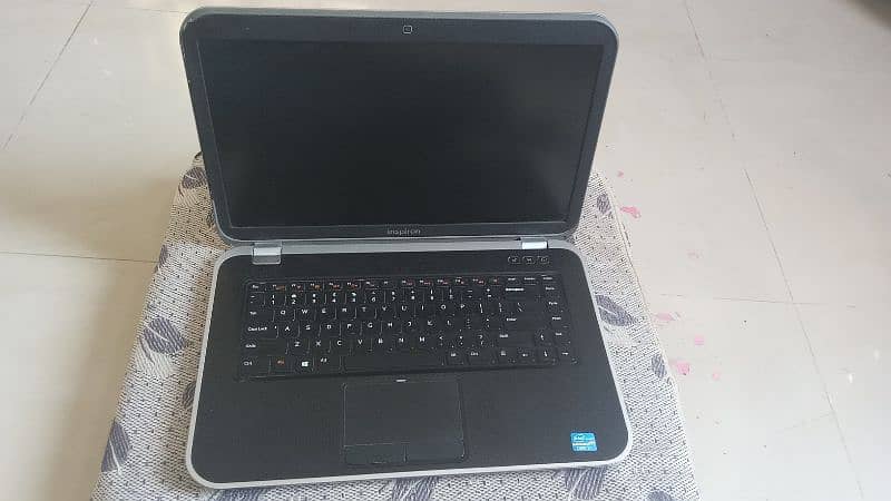 Dell Inspiron 7520 1