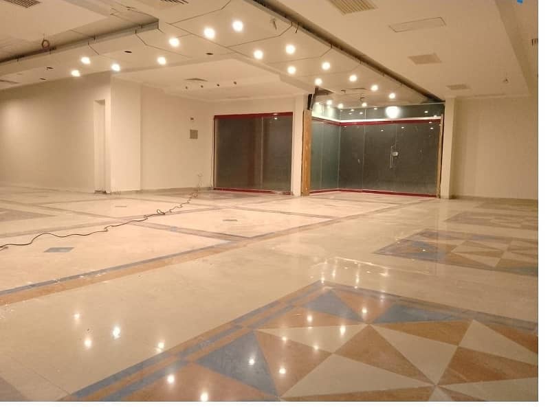 Investment Corridor And Builders Proudly Offer Area 1200 Square Feet Corporate Office Available For Rent in Main Boulevard Road Gulberg 3 Lahore 2