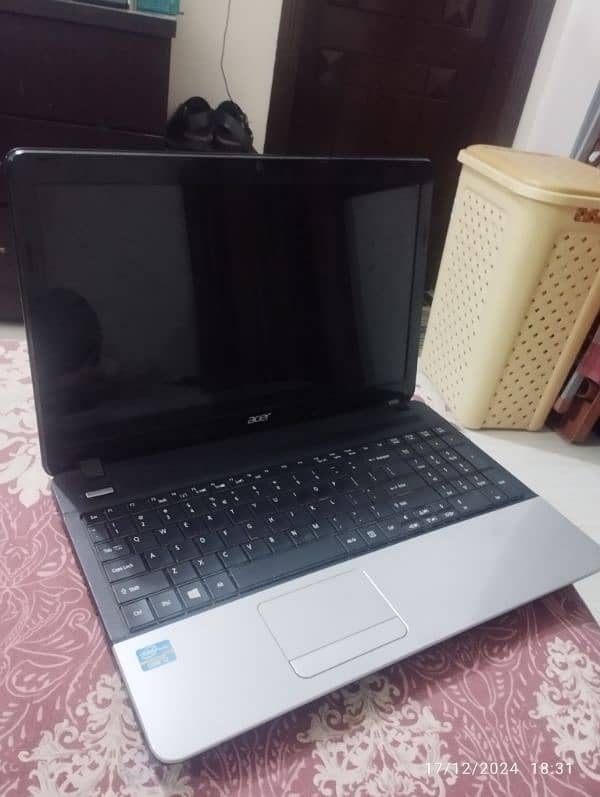 Acer laptop i3 4th generation 4 GB. 1 tb. 3