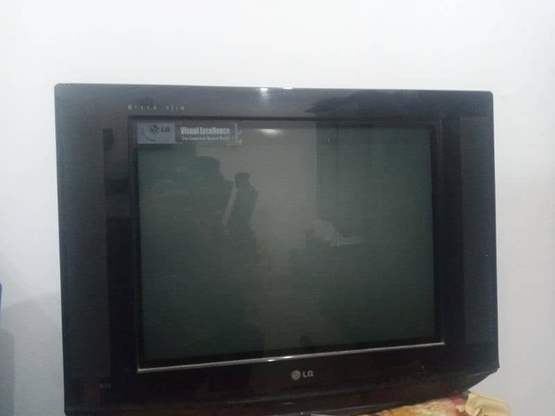 LG Tv for sale with all things genuine 0