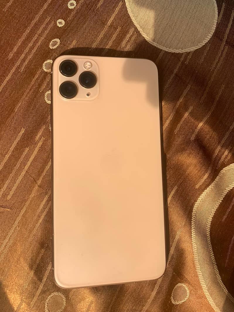 Apple iPhone 11 Pro Max Jv scratch less 0