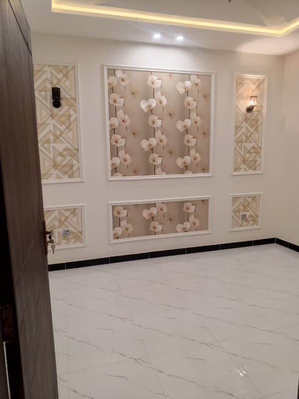 Shahmeer Real Estate  5 Marla 1st Floor 2 Bad Bath Tv Lounge Kitchen Wood Work Like 3